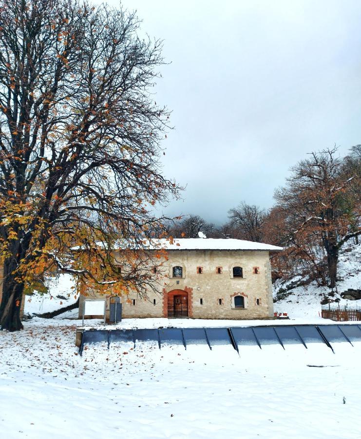 Forte Di Machaby Hostel Arnad Εξωτερικό φωτογραφία